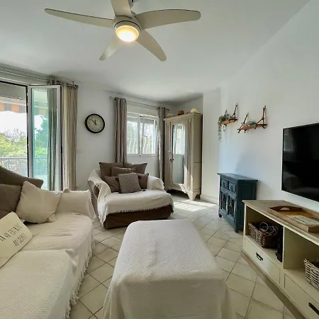 Apartamento Palmeras 3, *
